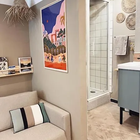 Le Du Marché, Hyper Centre *